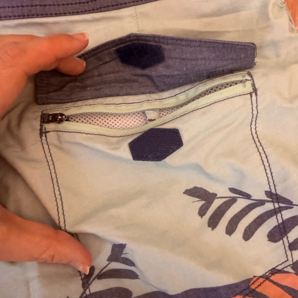 Rvca Mens Palm Split Trunk
| Desertcart Seychelles - Picture 8 of 9